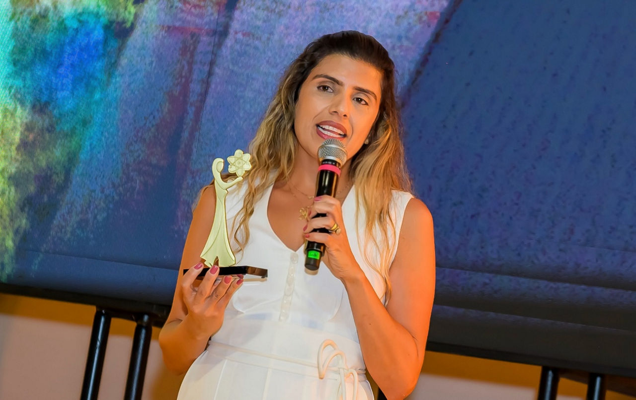 Danielle Pereira Baliza, vencedora da categoria Ciência e Pesquisa do Prêmio Mulheres do Agro de 2024: “Sigam os seus sonhos. Desafios sempre vão existir, e esses desafios existem para serem vencidos. Fique próxima das pessoas que ajudam e não dê muito crédito às que tentam frear a sua caminhada.”